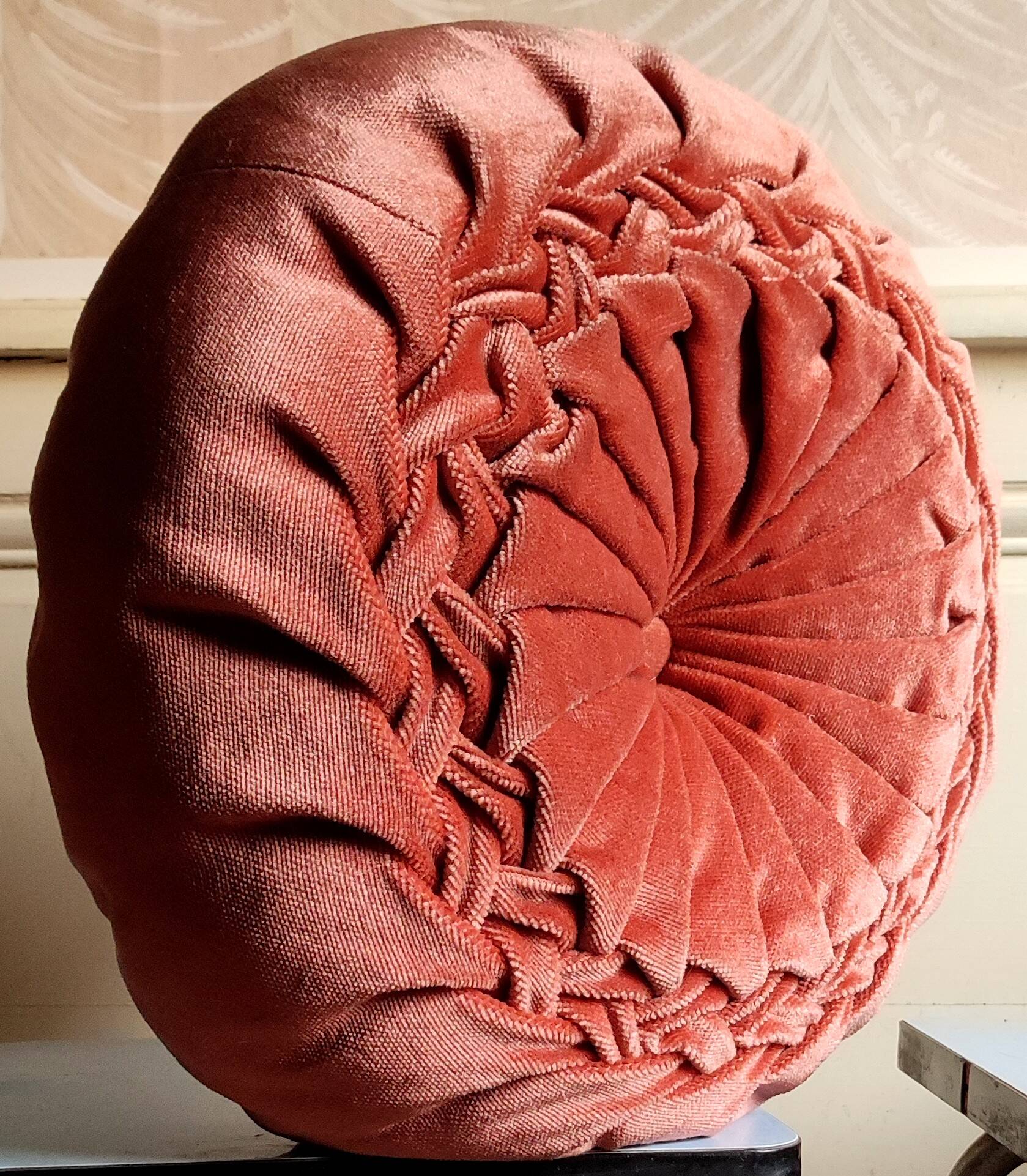 Round pleated velvet cushion