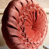 Round pleated velvet cushion
