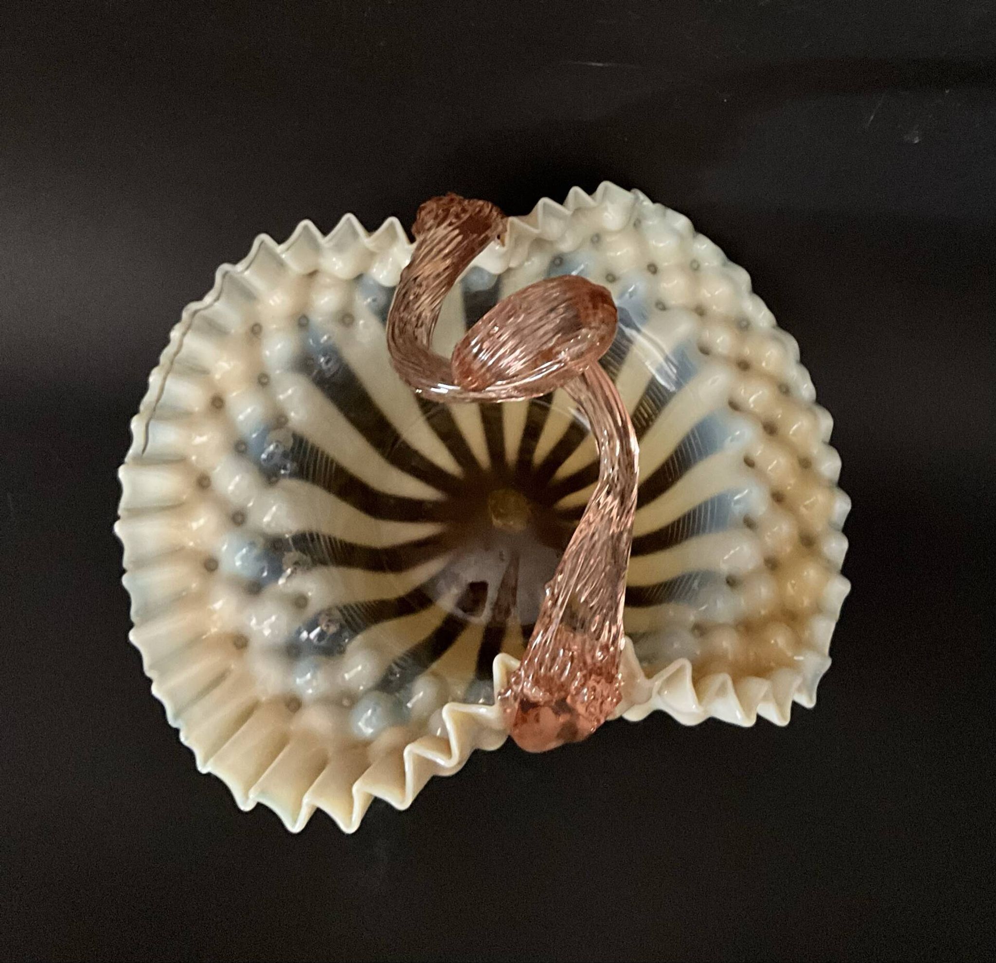Corbeille Murano en verre soufflé opalin, Italie, années 1950-1960