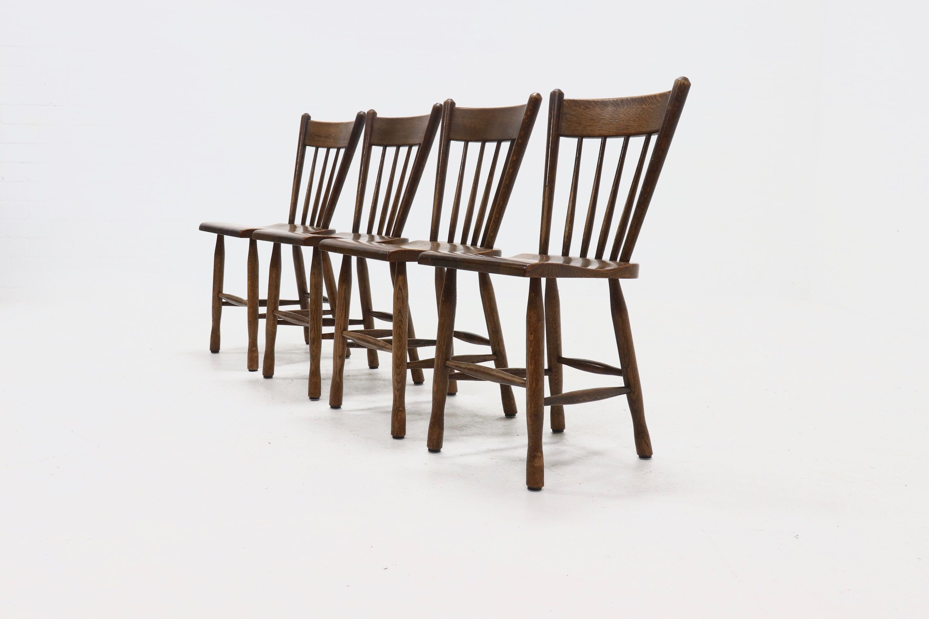 Ensemble de 4 chaises en chêne massif hollandais brutaliste des années 1960