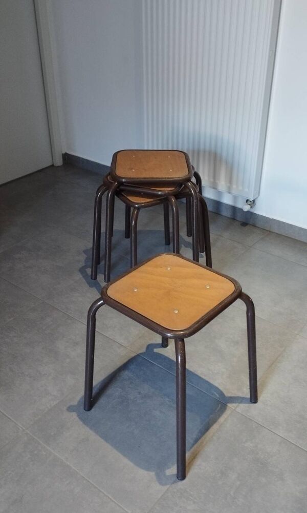 4 tabourets Mullca indus, atelier, école époque vintage