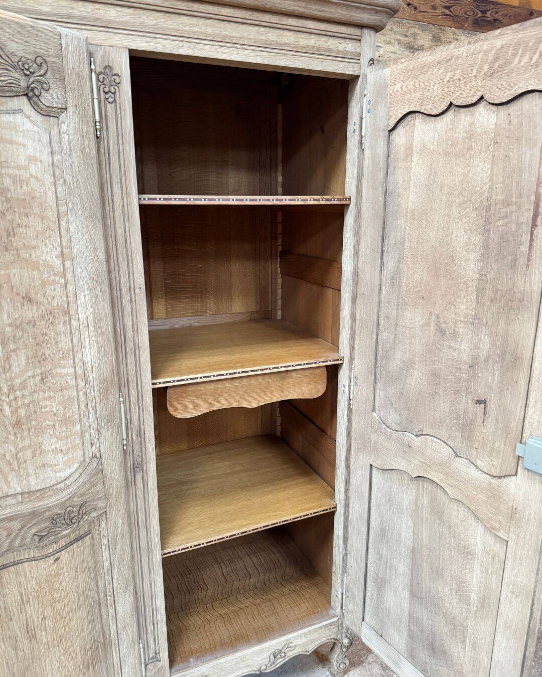 Oak wardrobe in Louis XV style