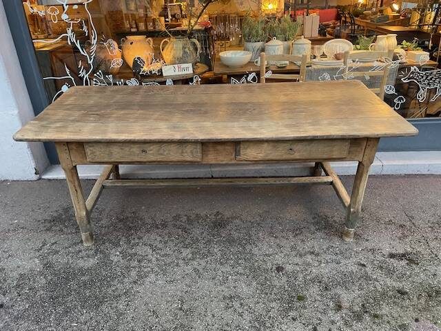 Farm table