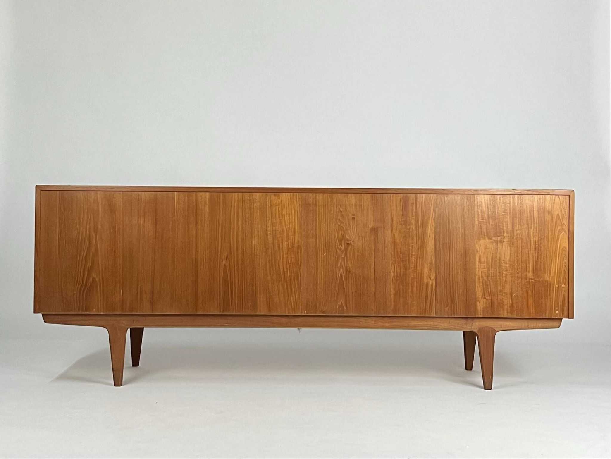 Enfilade en teck danois par Bernhard Pedersen & Søn design vintage des années 60