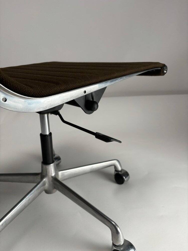 Model EA107 Swivel Chair by Charles and Ray Eames for ICF De Padova, 1970s