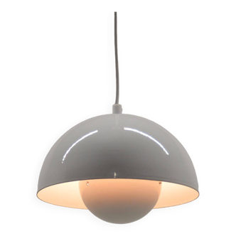 Lampe à suspension en émail Flowerpot conçue par Verner Panton pour Louis Poulsen