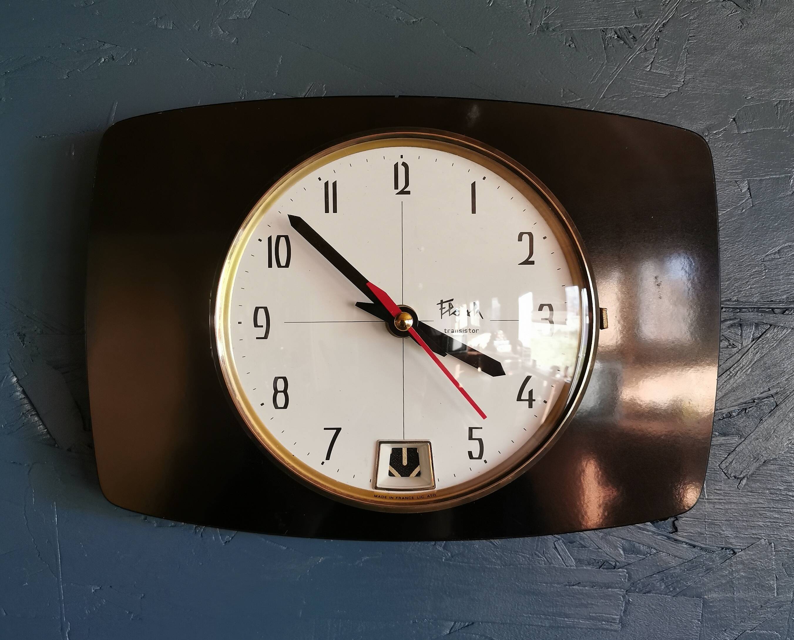 Vintage formica clock rectangular silent wall pendulum "Black transistor flash"