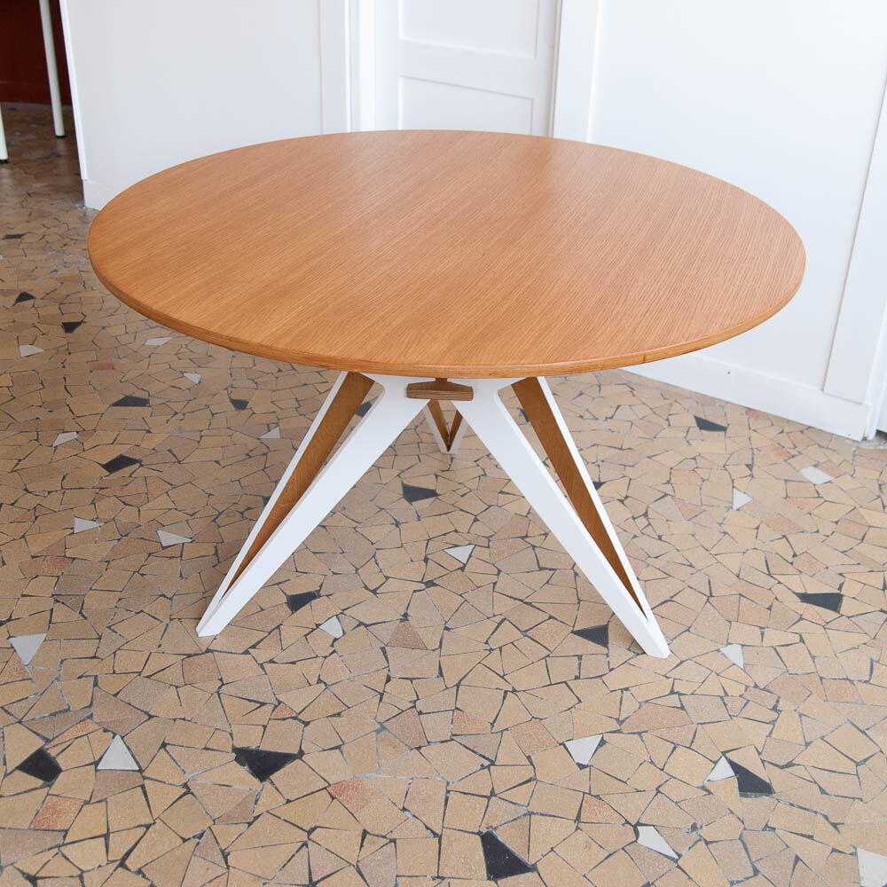Tripod round dining table