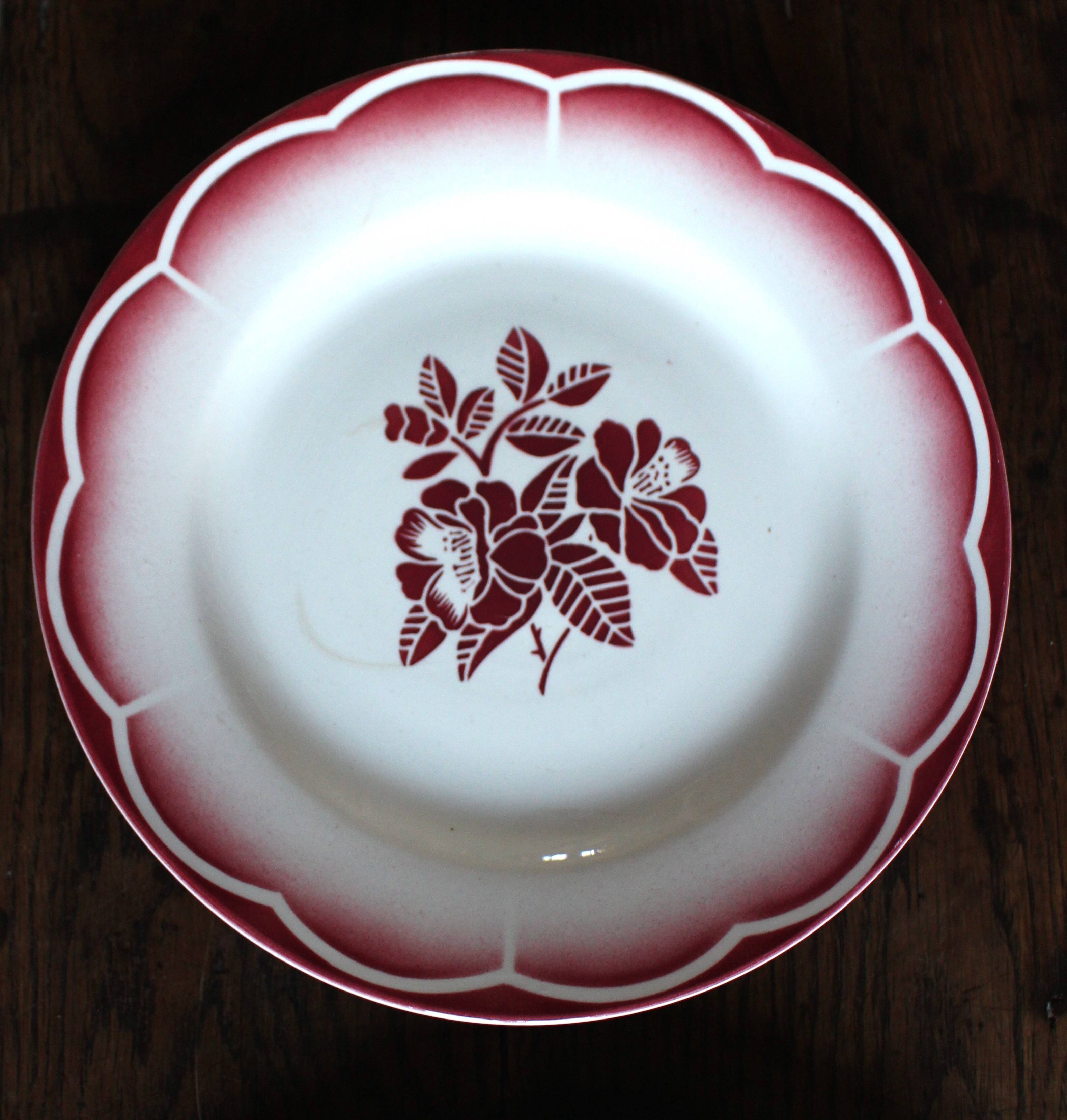 6 flat plates Digoin Sarregemines Marsac red with gold flowers