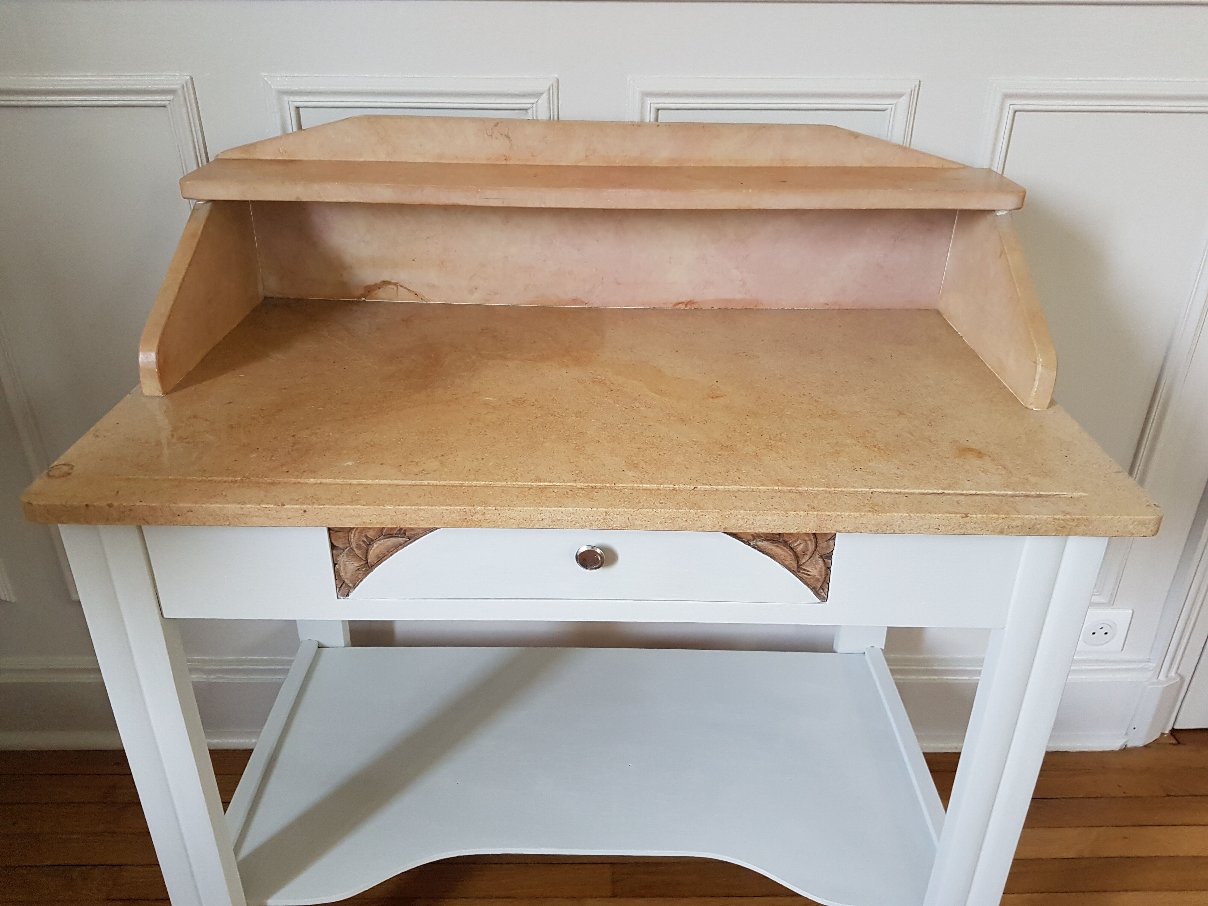 Art Deco hairdresser