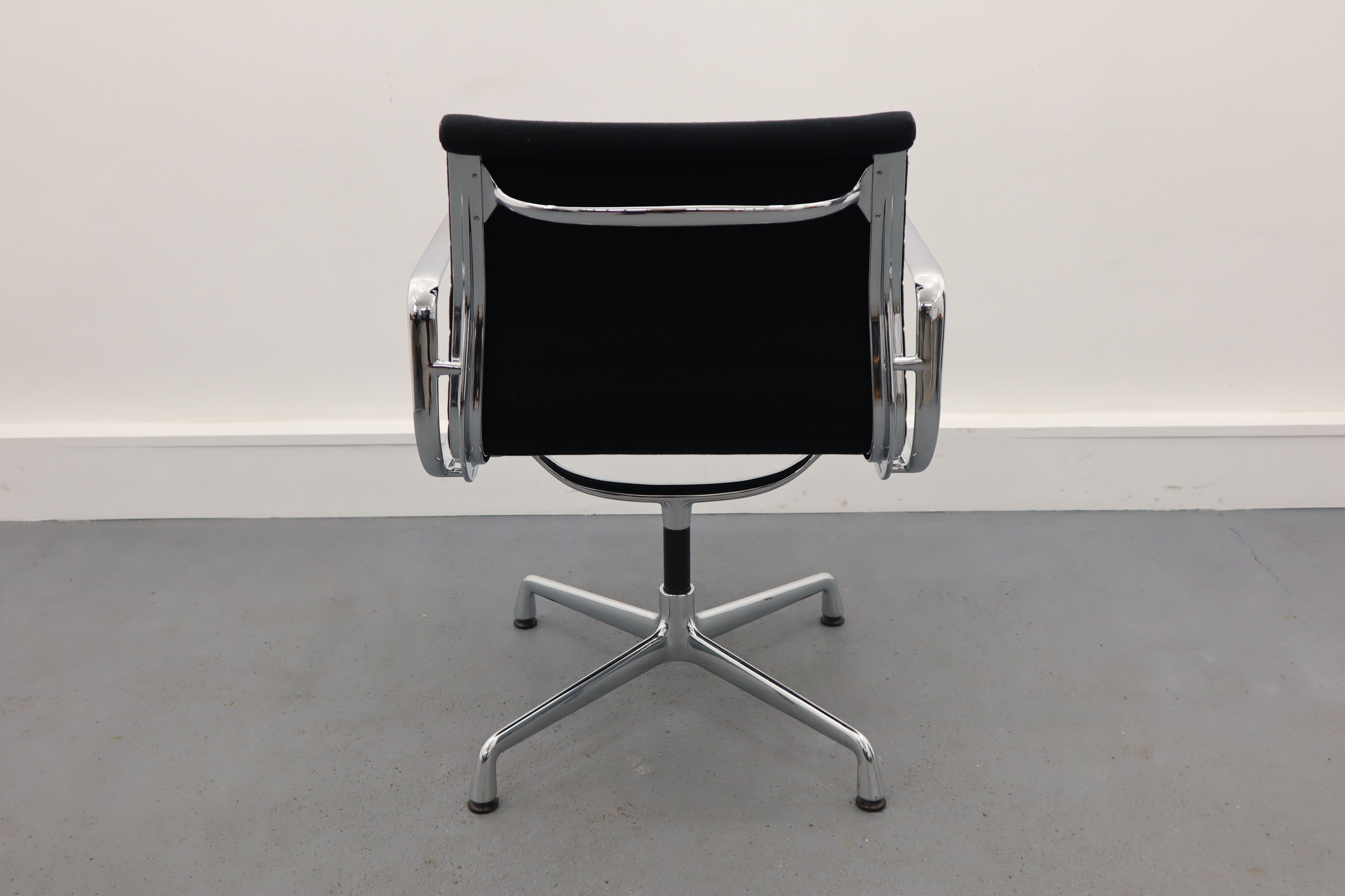 EA 108 Swivel office armchair by Charles & Ray Eames for Vitra, 1990s