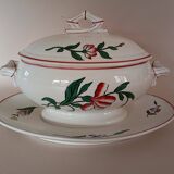 Covered sauce boat on Sarreguemines frame