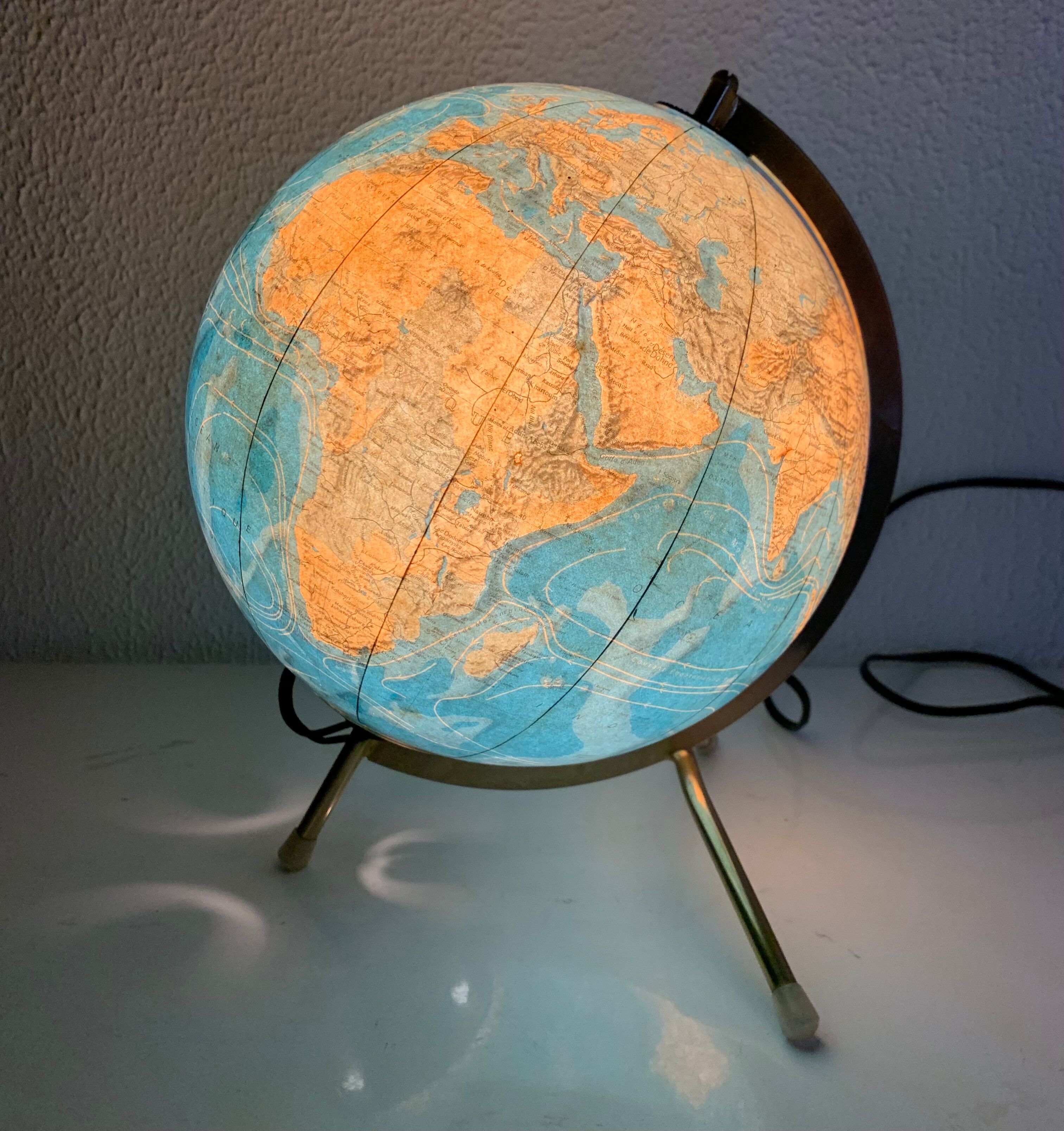 Globe  vintage 1977 terrestre verre tripode doré Taride - 28 cm