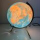 Globe  vintage 1977 terrestre verre tripode doré Taride - 28 cm