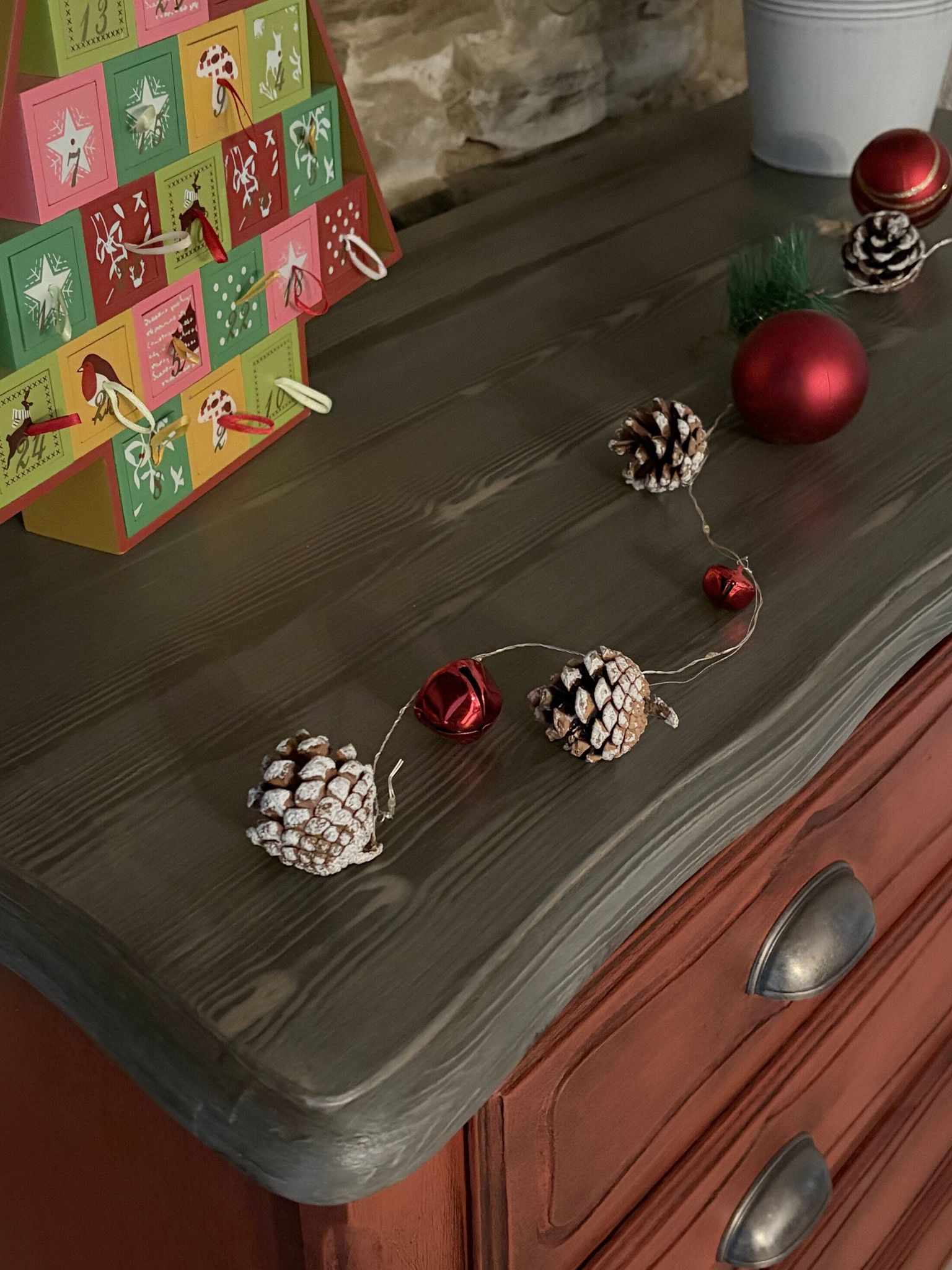 Chest of drawers - Primer Red