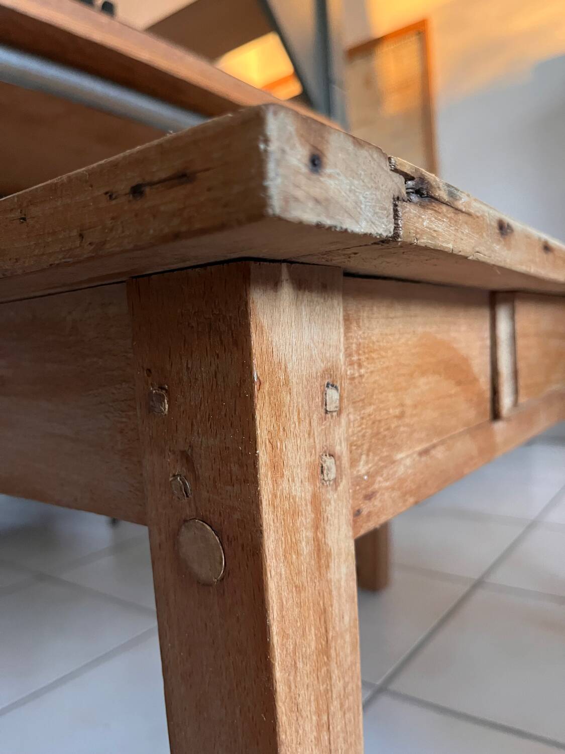 Old farmhouse coffee table in solid wood, 1 drawer
