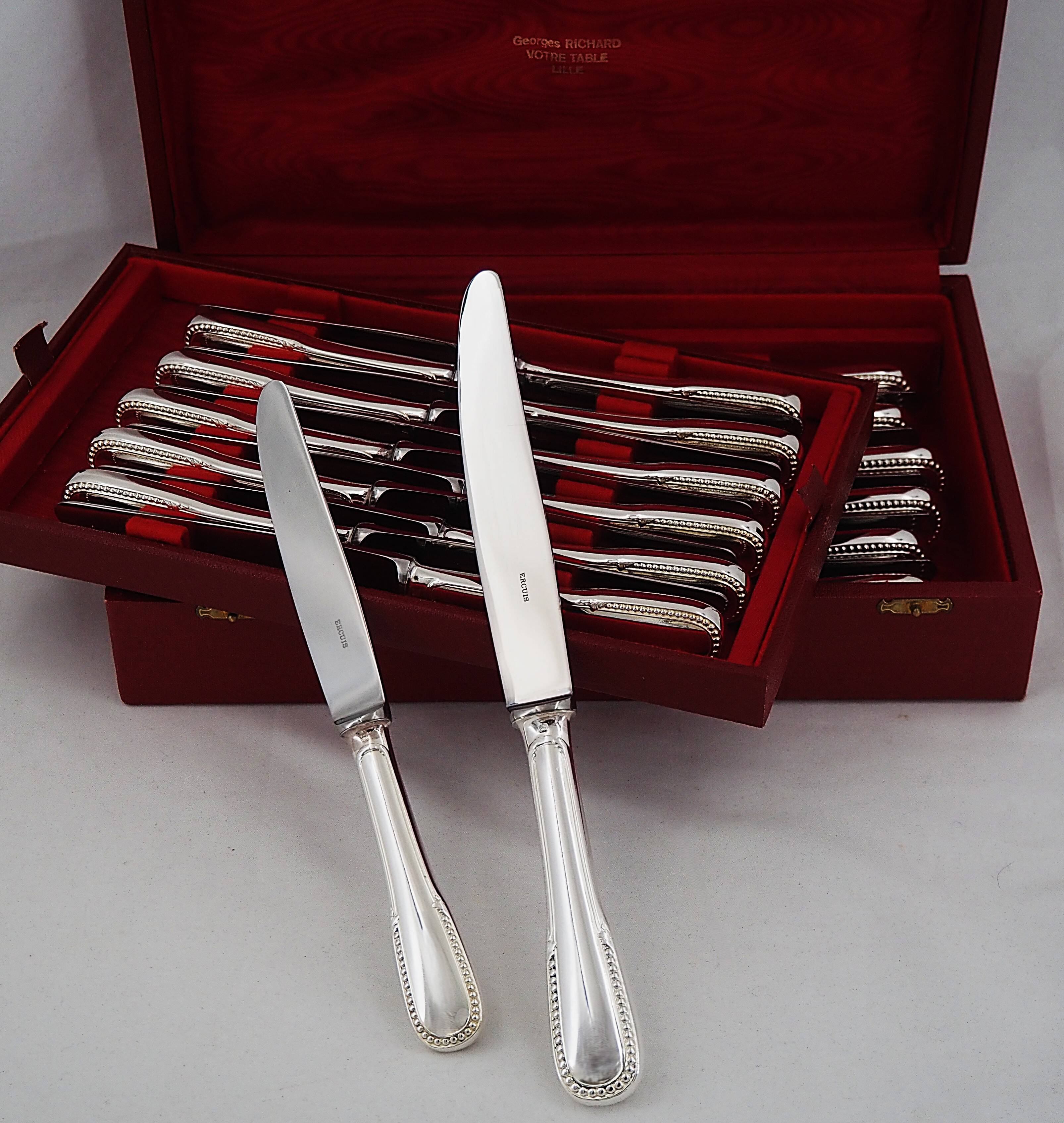 Ercuis Perles 24 knives, 12 table knives + 12 cheese knives in silver-plated metal, nearly new.