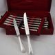 Ercuis Perles 24 knives, 12 table knives + 12 cheese knives in silver-plated metal, nearly new.