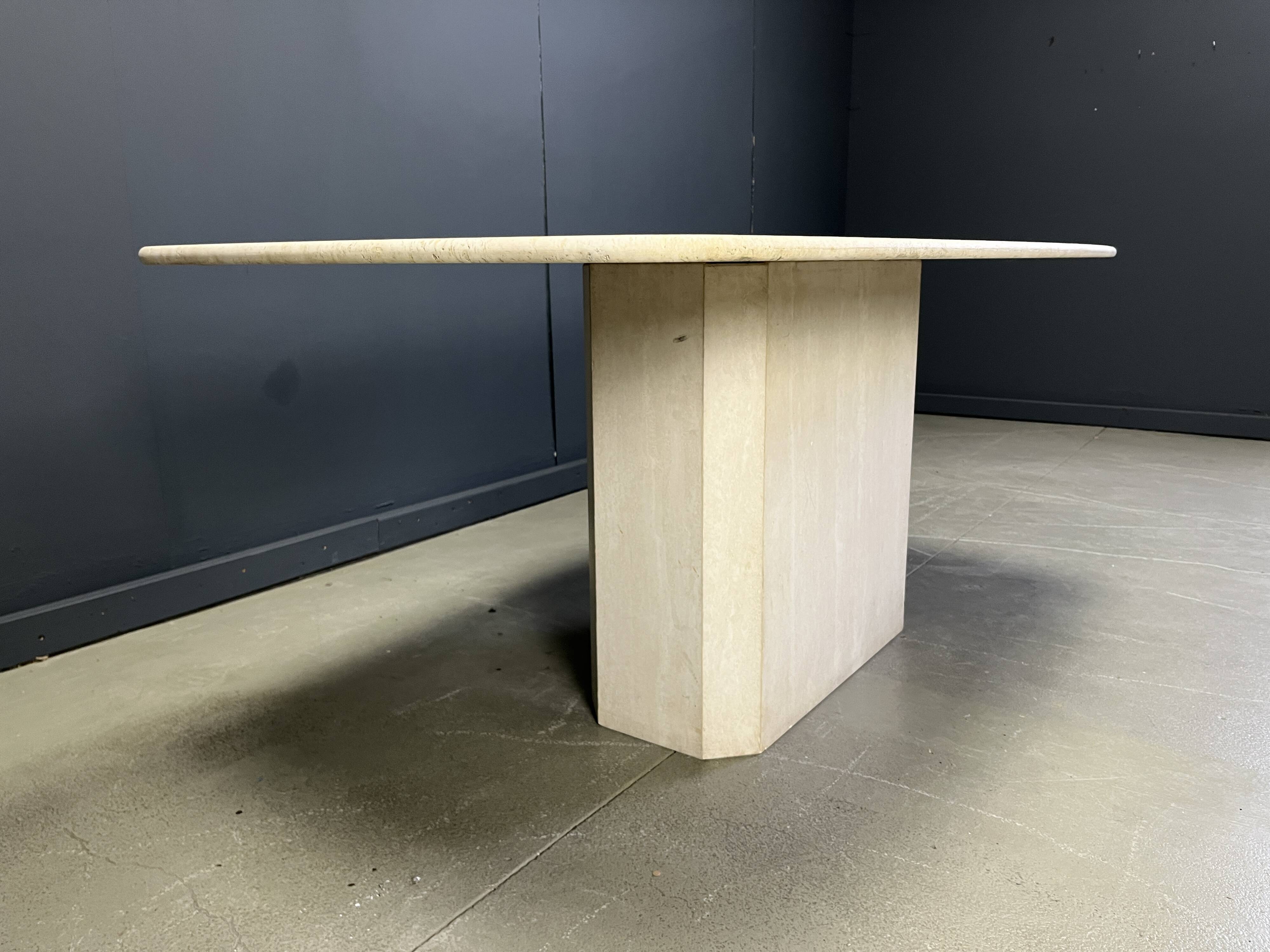 Table à manger vintage en travertin, 1970