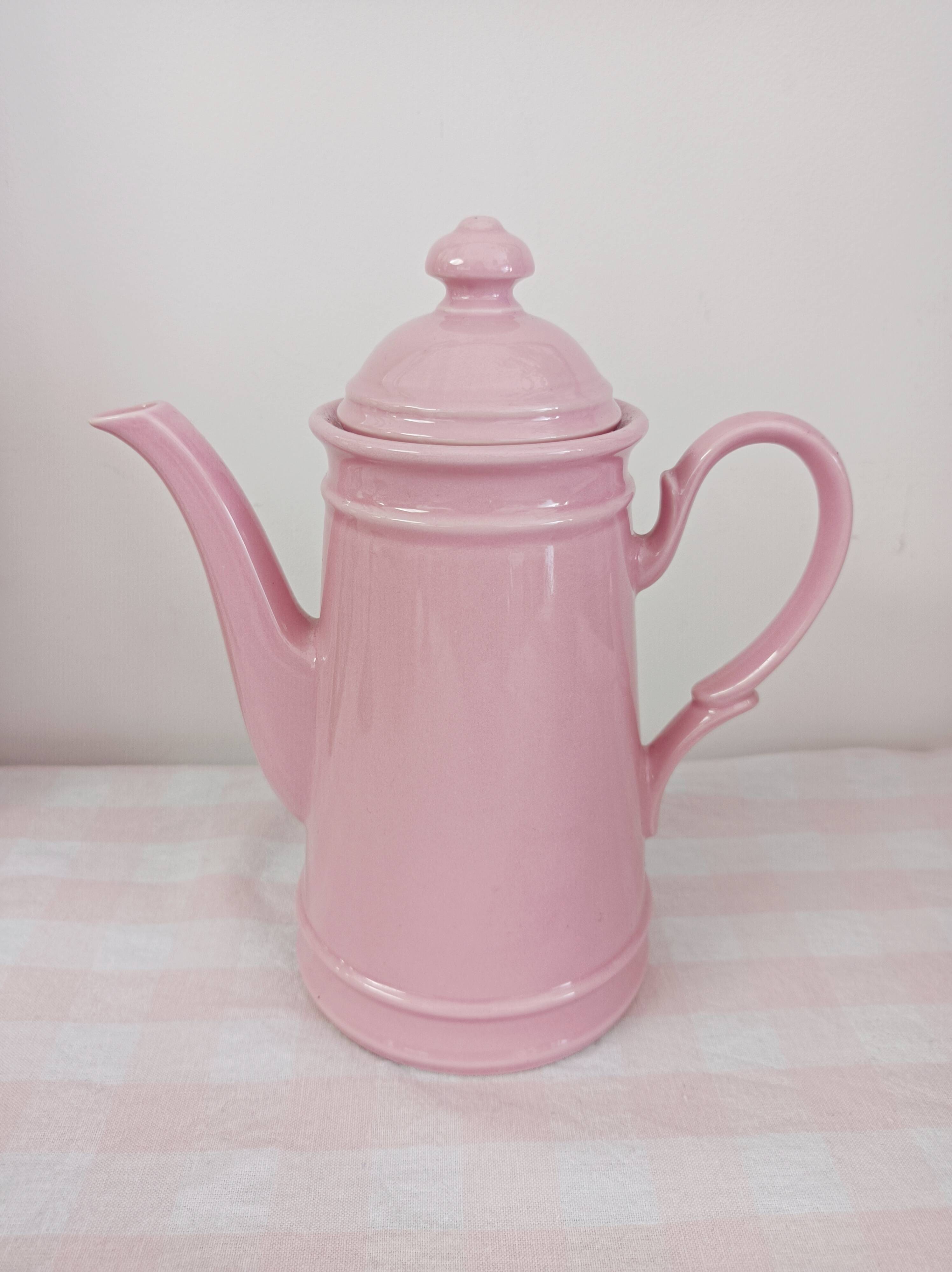 Coffee service, coffee pot and 5 pink mazagrans