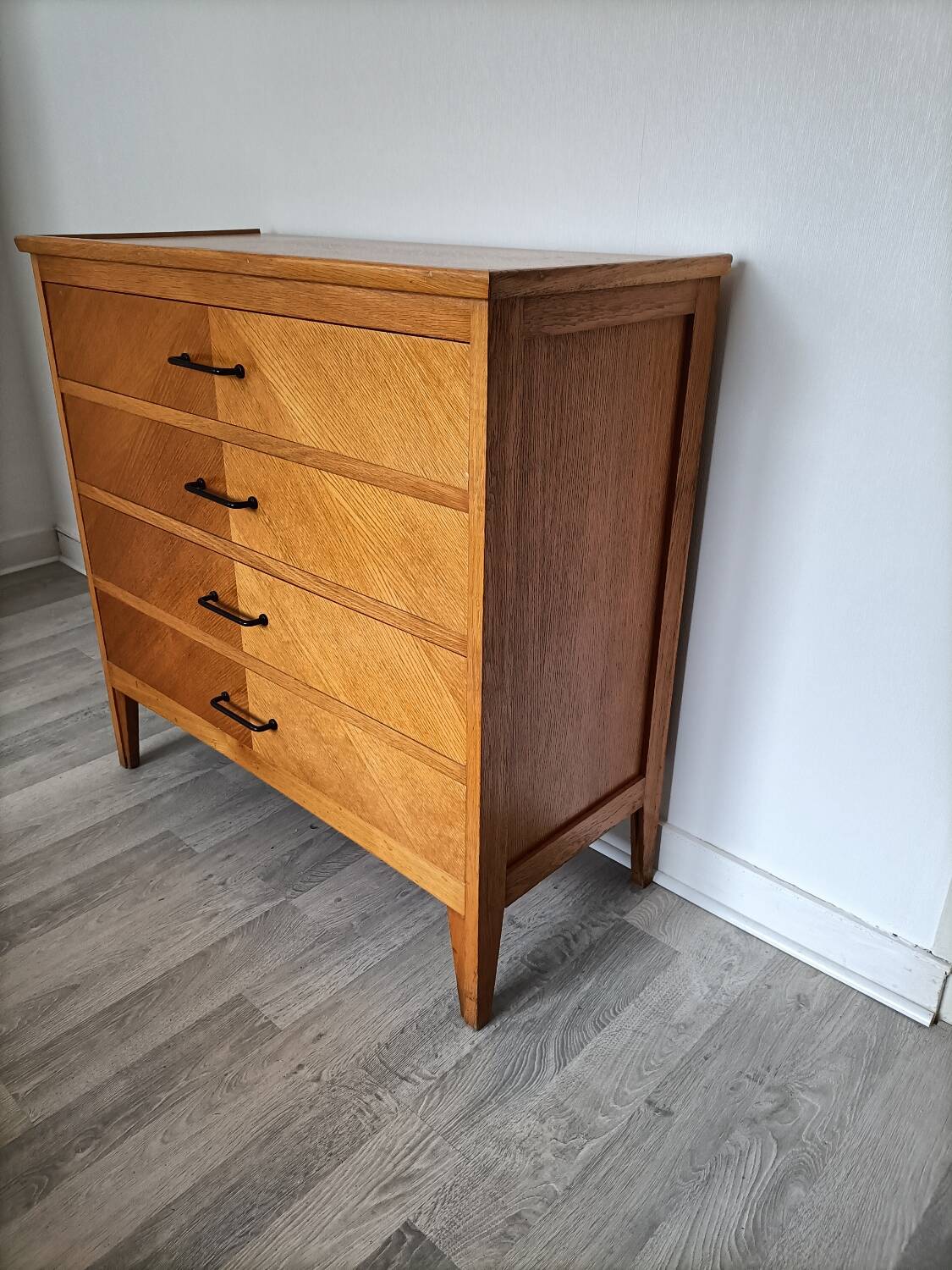Commode vintage pieds compas