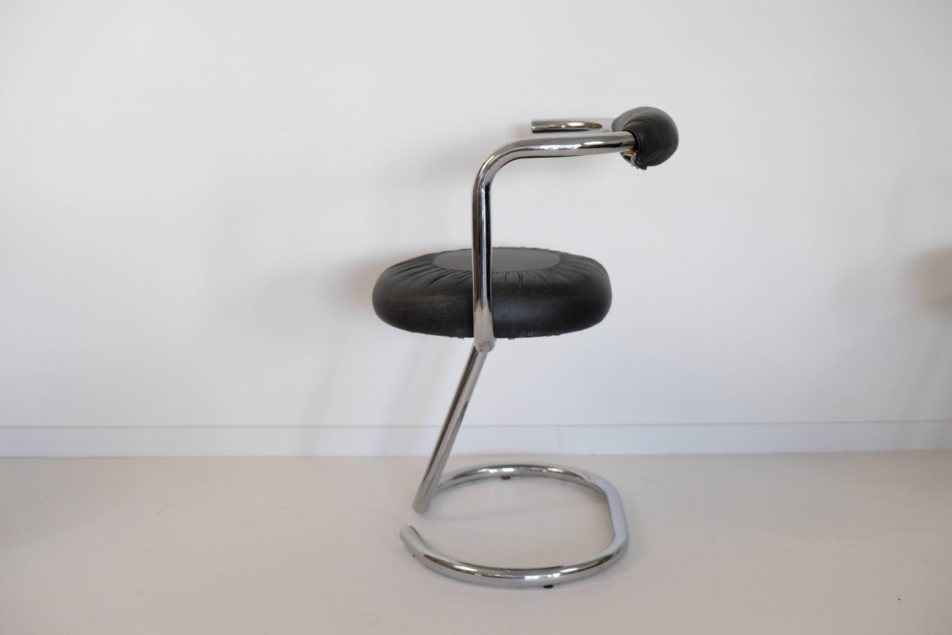 Cobra Chair by Giotto Stoppino