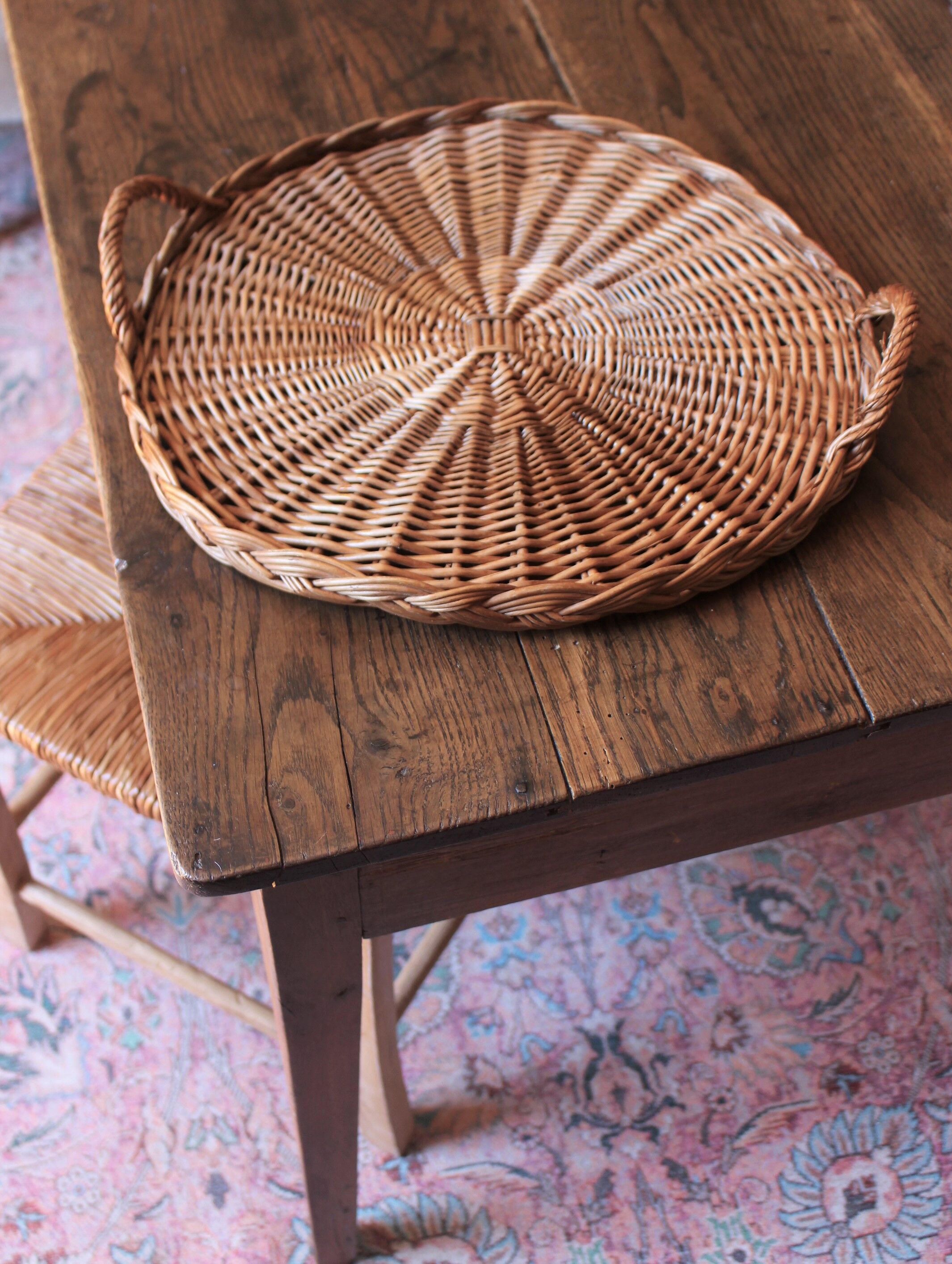 Round wicker top two handles vintage basketry