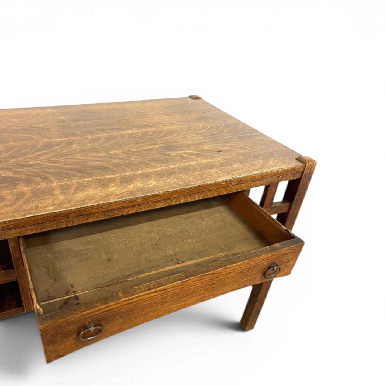 Early 20th-century oak Arts and Crafts desk by Bourn - Hadley USA / 1920s / USA / Stickley Brothers