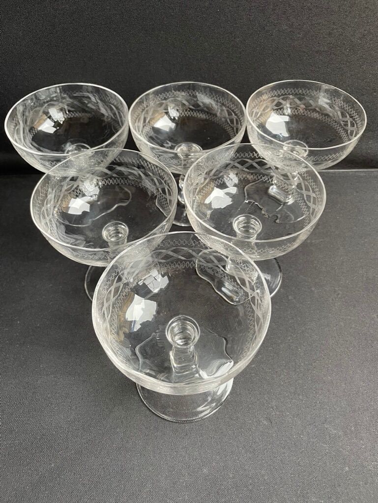 8 Guilloche crystal champagne glasses - Art Nouveau