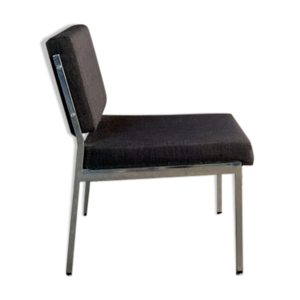Fauteuil en métal et