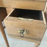 Ancien bureau en bois restauré