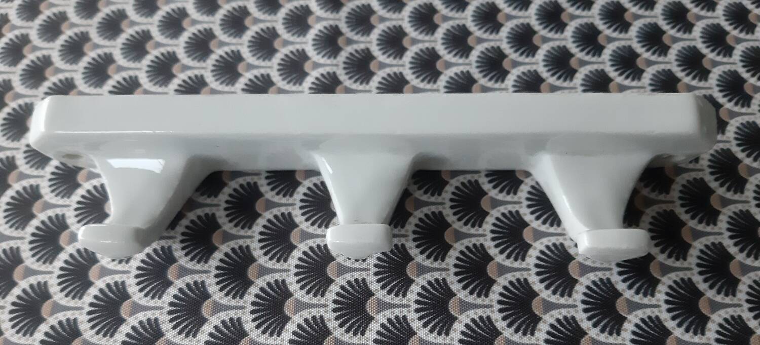 Earthenware towel holder