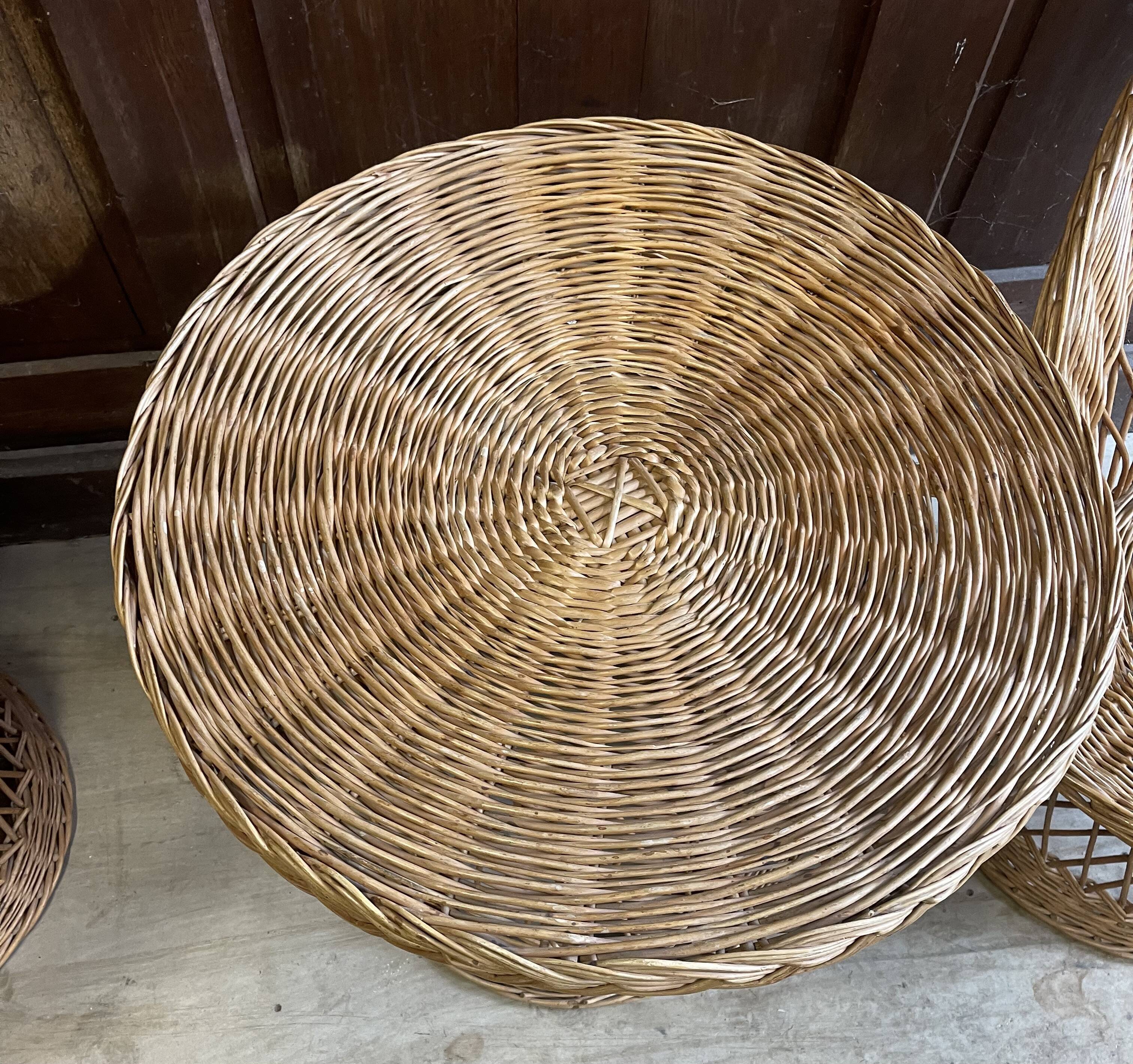 Fauteuils table en rotin vintage