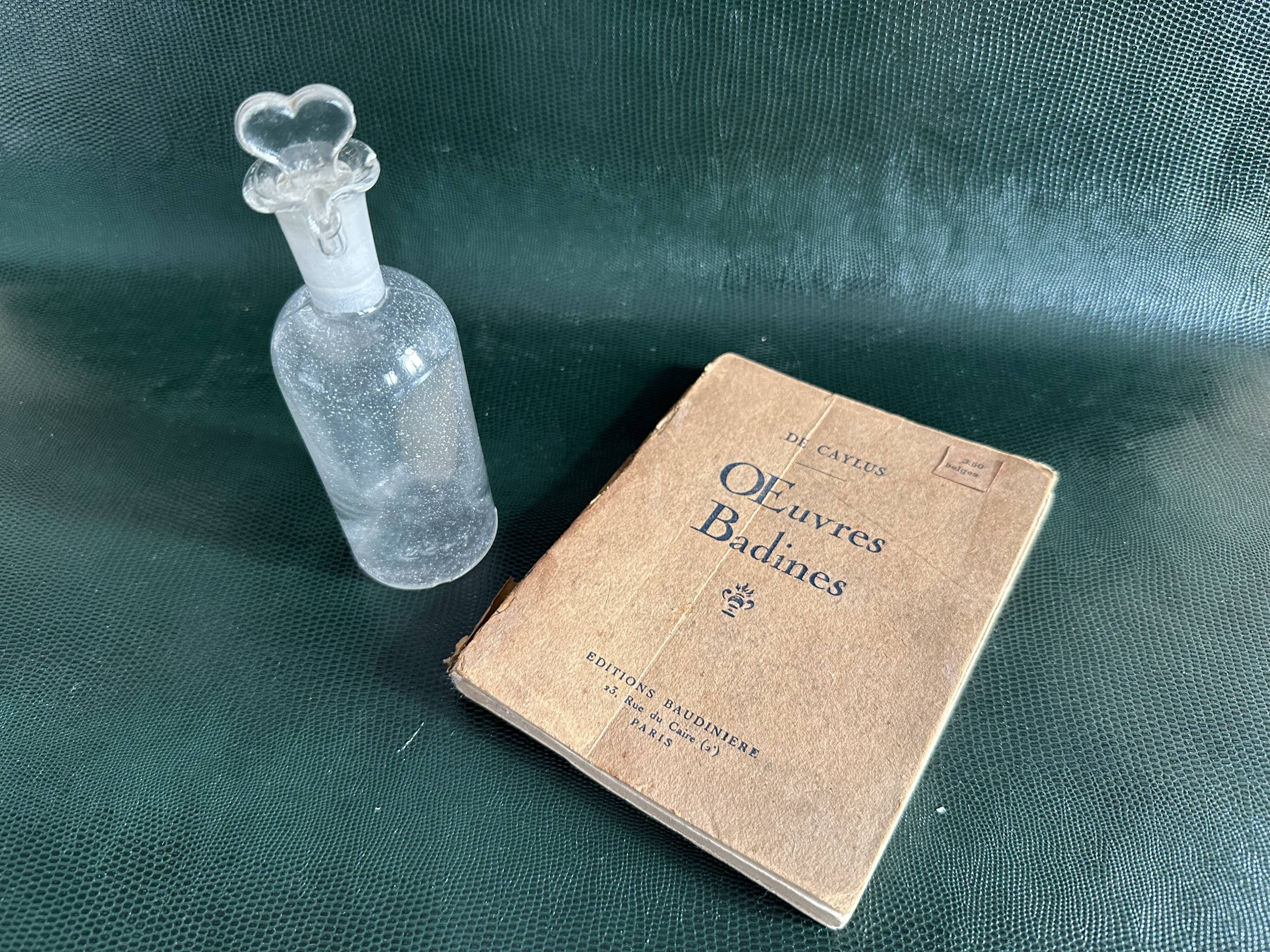 Flacon d’apothicaire ancien en verre, vers 1900