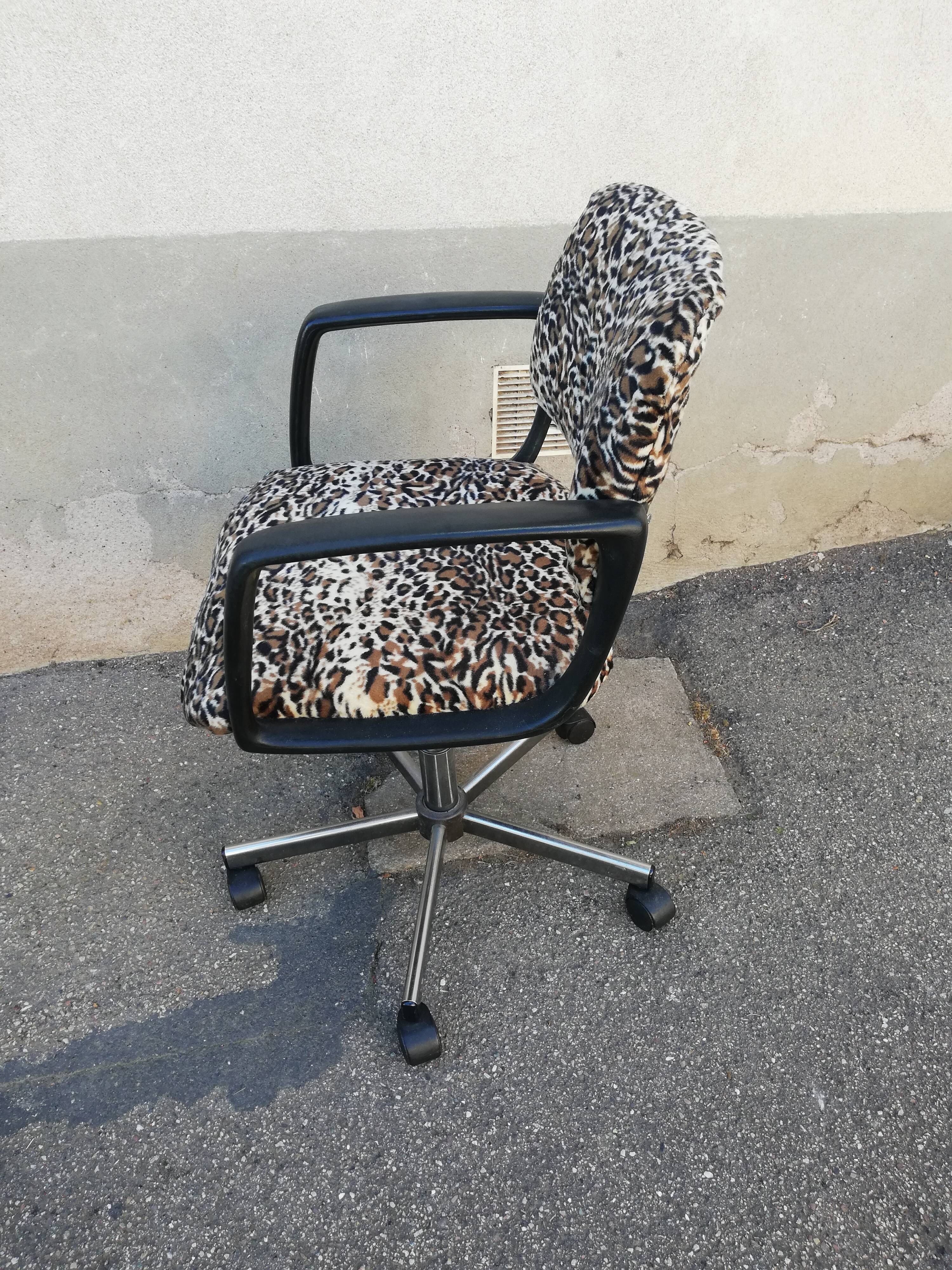 Vintage leopard fabric office chair