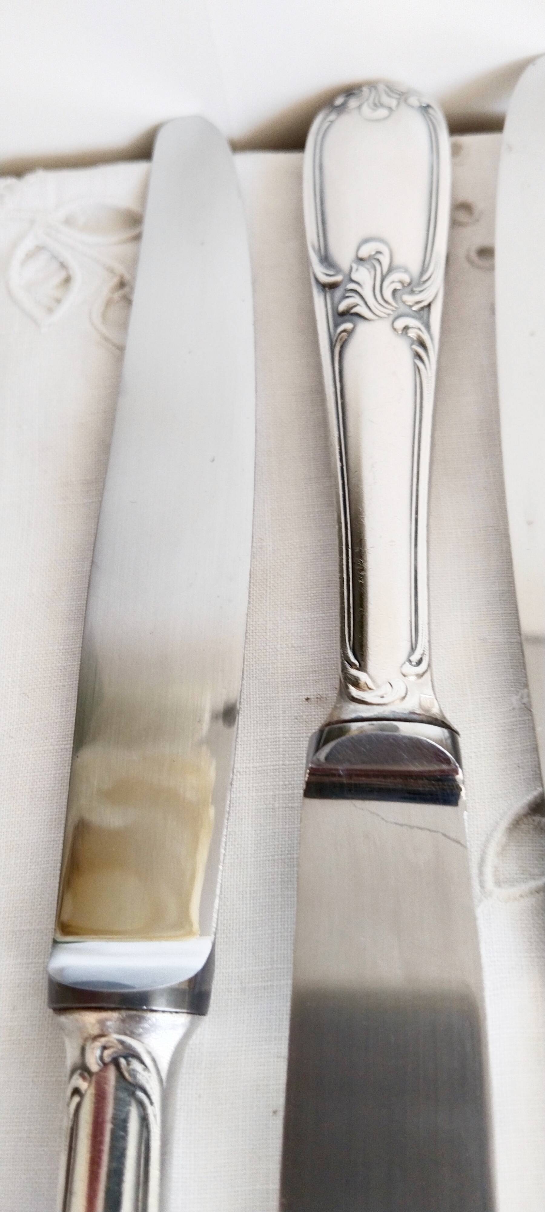 Set of 12 vintage knives, stainless steel blade and silver handle