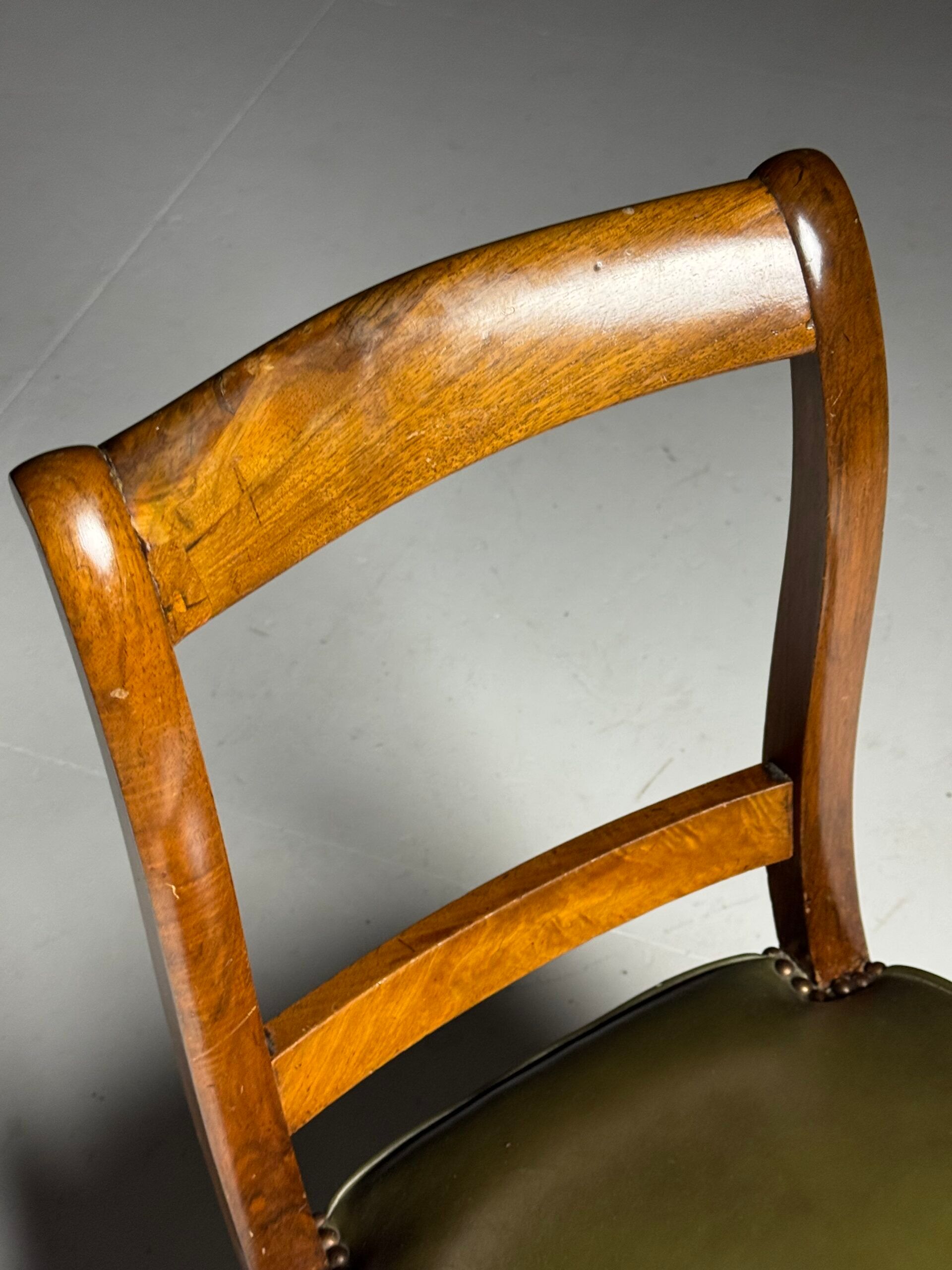 Set of 5 dining chairs
