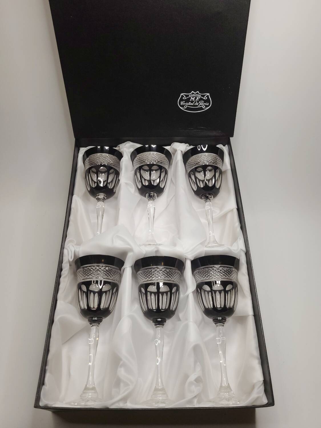 Service "Pénombre" in black and clear crystal – Crystal of Paris