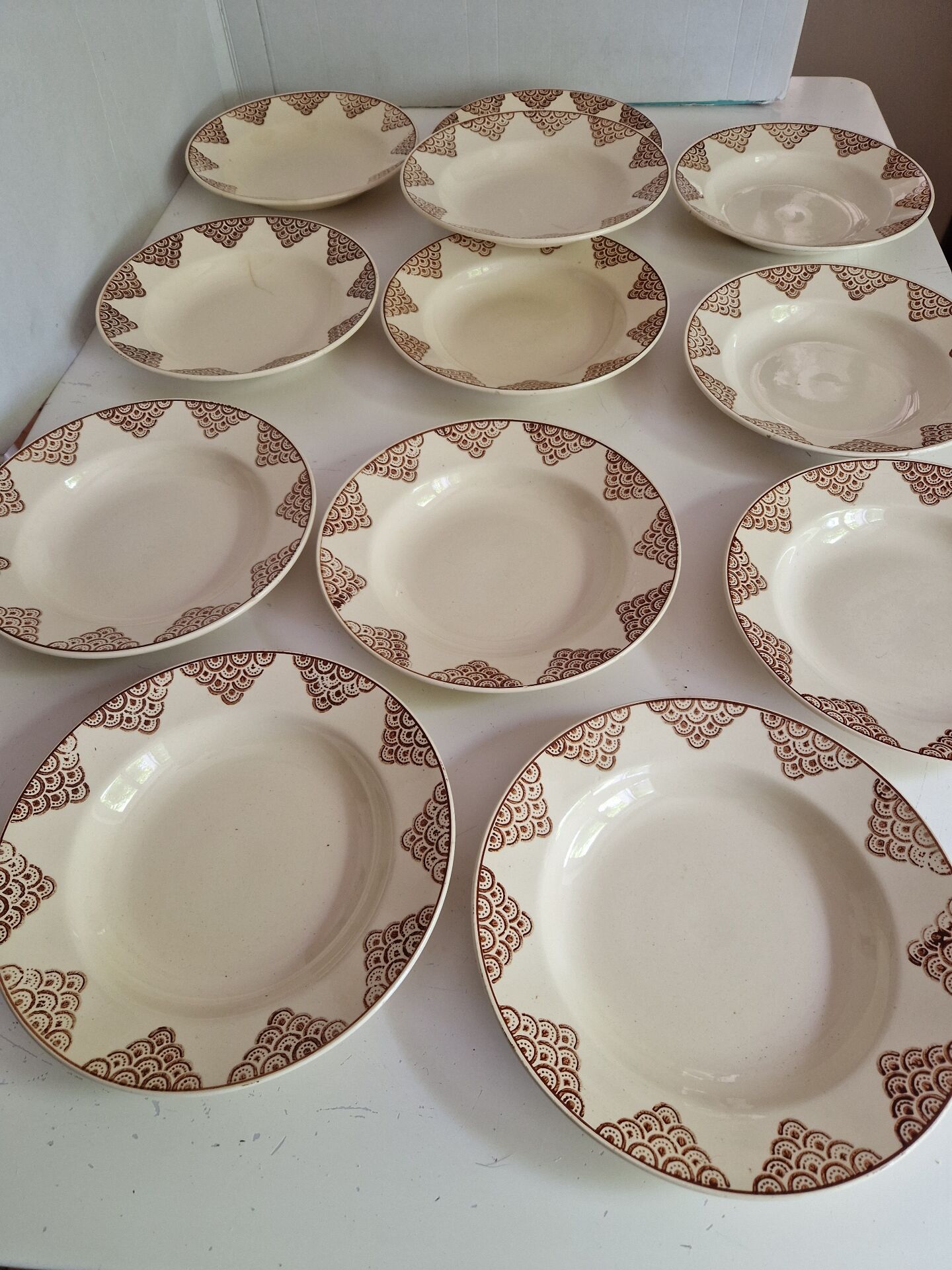 Set of 12 Deep Plates Saint Amand Model 4054