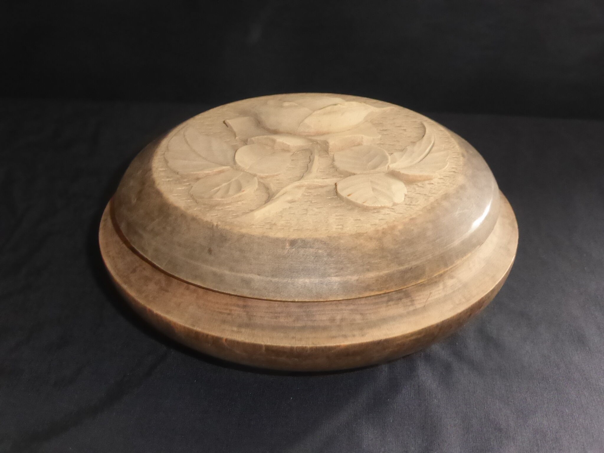 Old round wooden box carved with a rose on the lid-Diameter 16cm