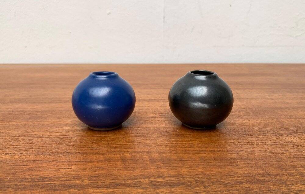 Small minimalist round vases from a mid-century pottery studio by Hildegard and Peter Delius for Hamelner Töpferei, 1960s, set of 2.