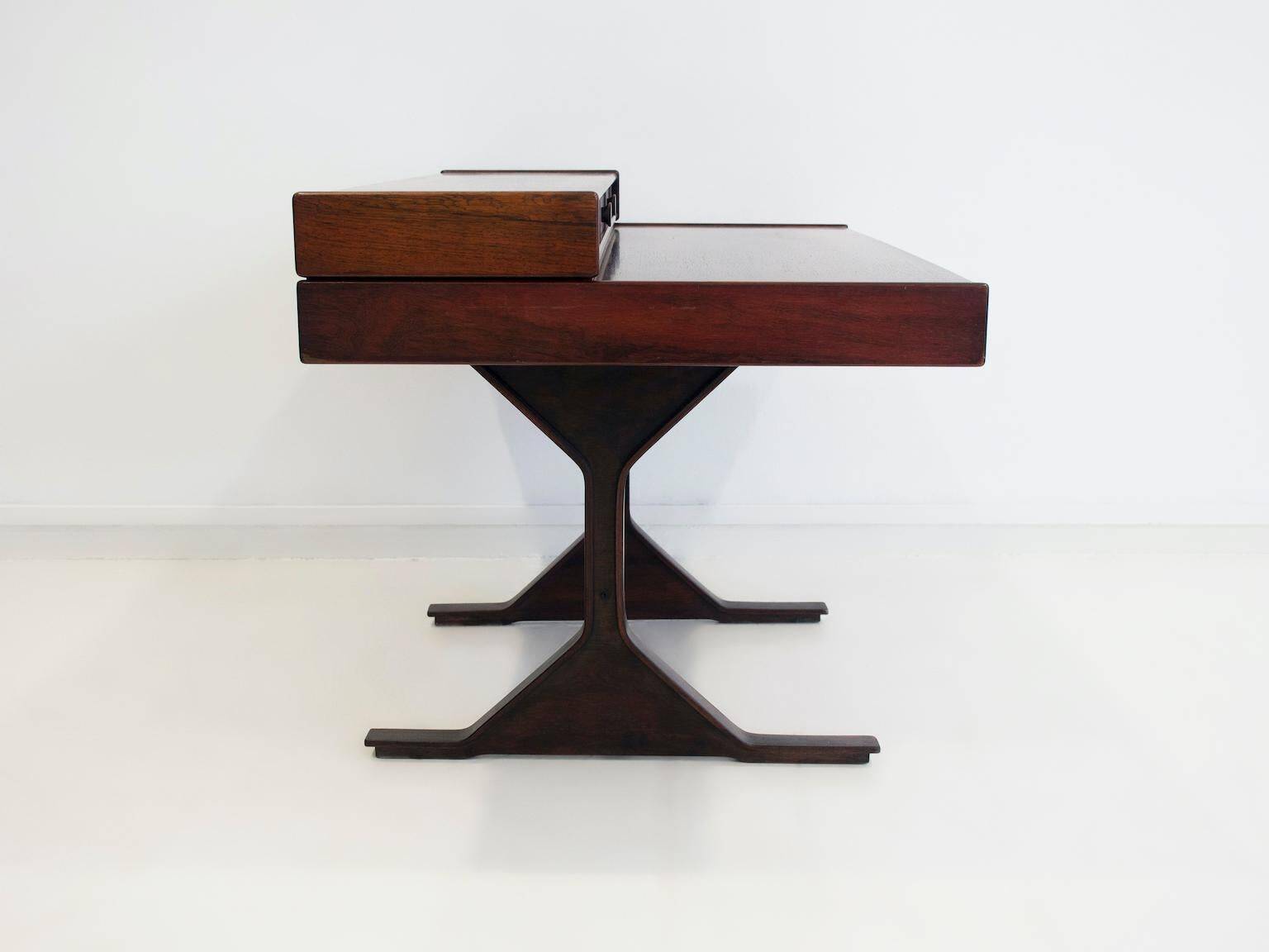 Modern mid-century wooden desk by Gianfranco Frattini for Bernini