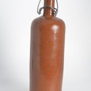 Bouteille en grès vernissé