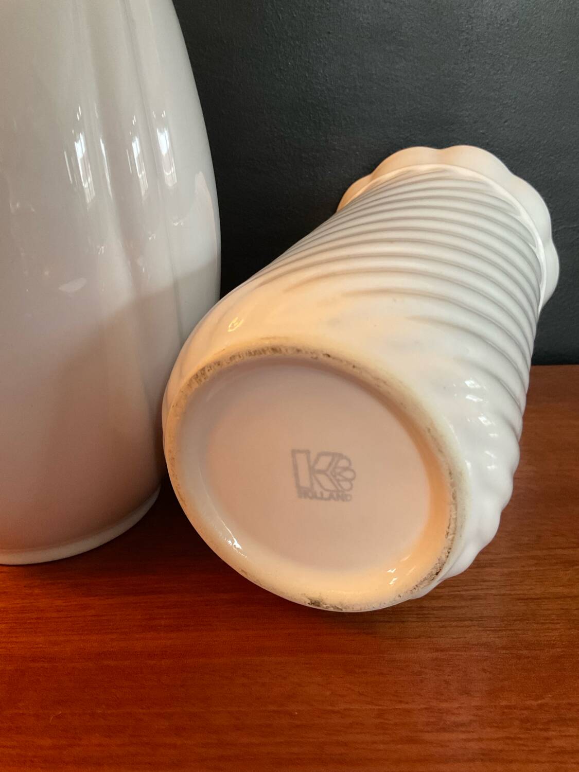 A pair of vintage ceramic vases from the 1970s.