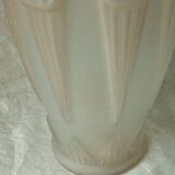 Vase art deco en verre moule pressé signé espaivet annees 1930 art deco