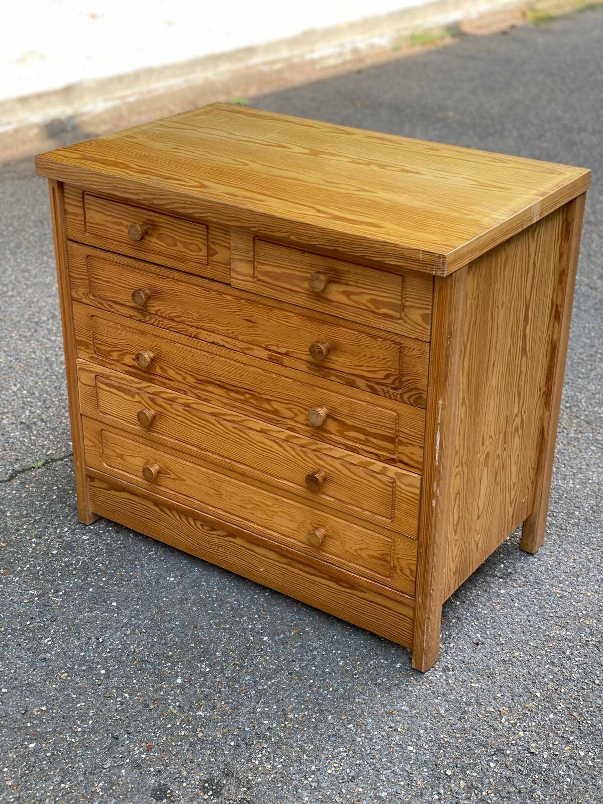 Scandinavian chest of drawers with 6 wooden drawers