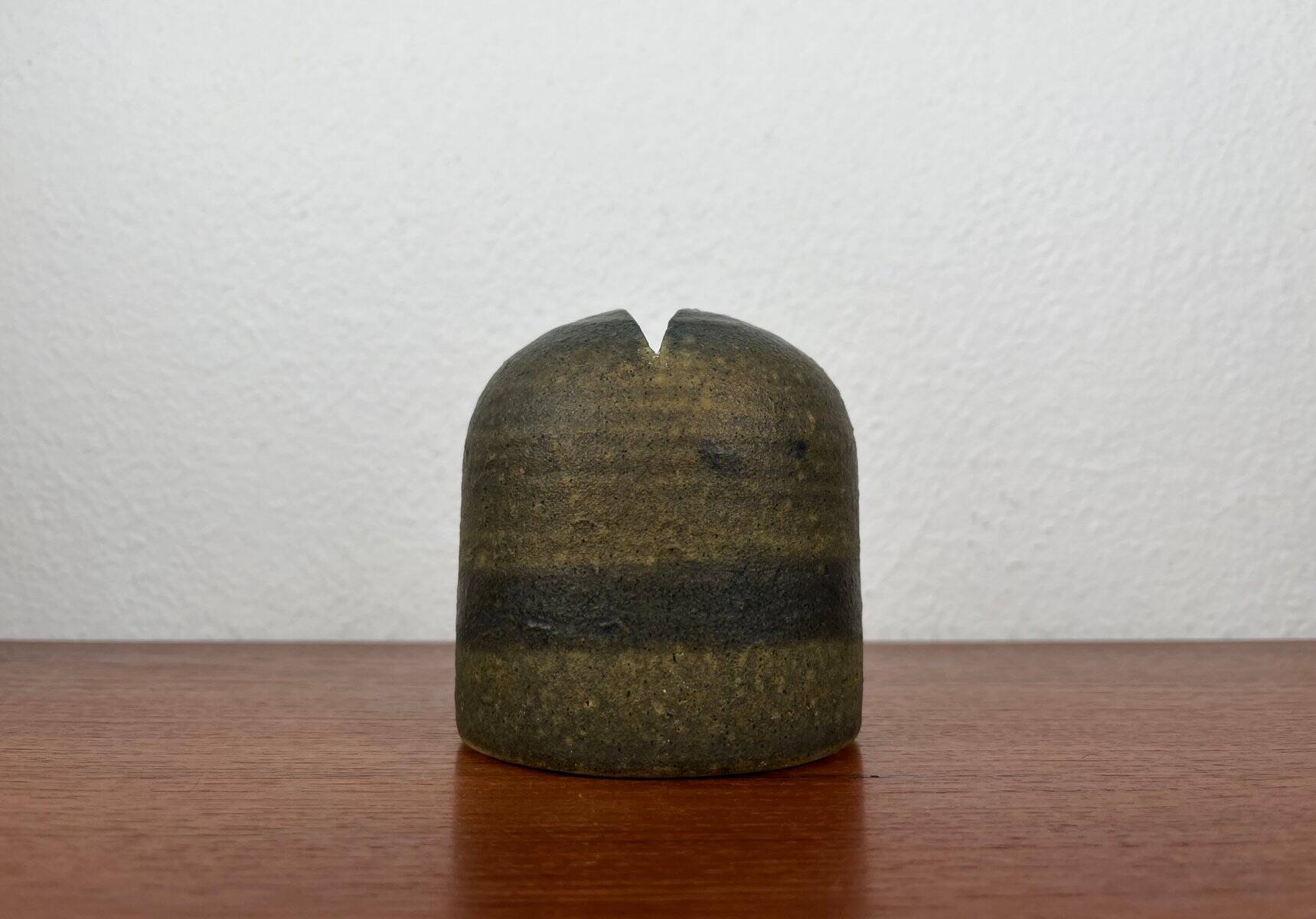 Minimalist vase by Dutch studio from the mid-century by Piet Knepper for Mobach, 1960s.