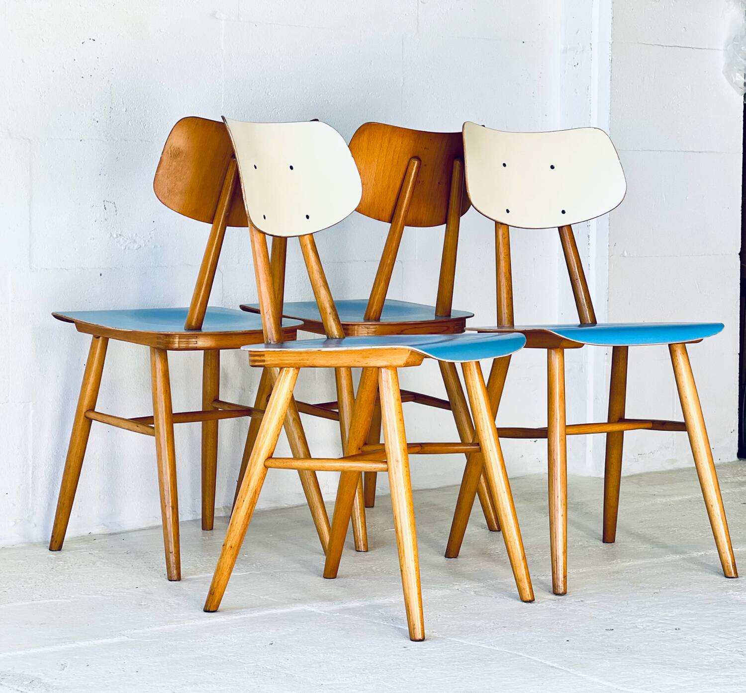 Chaises vintage par TON, 1960'