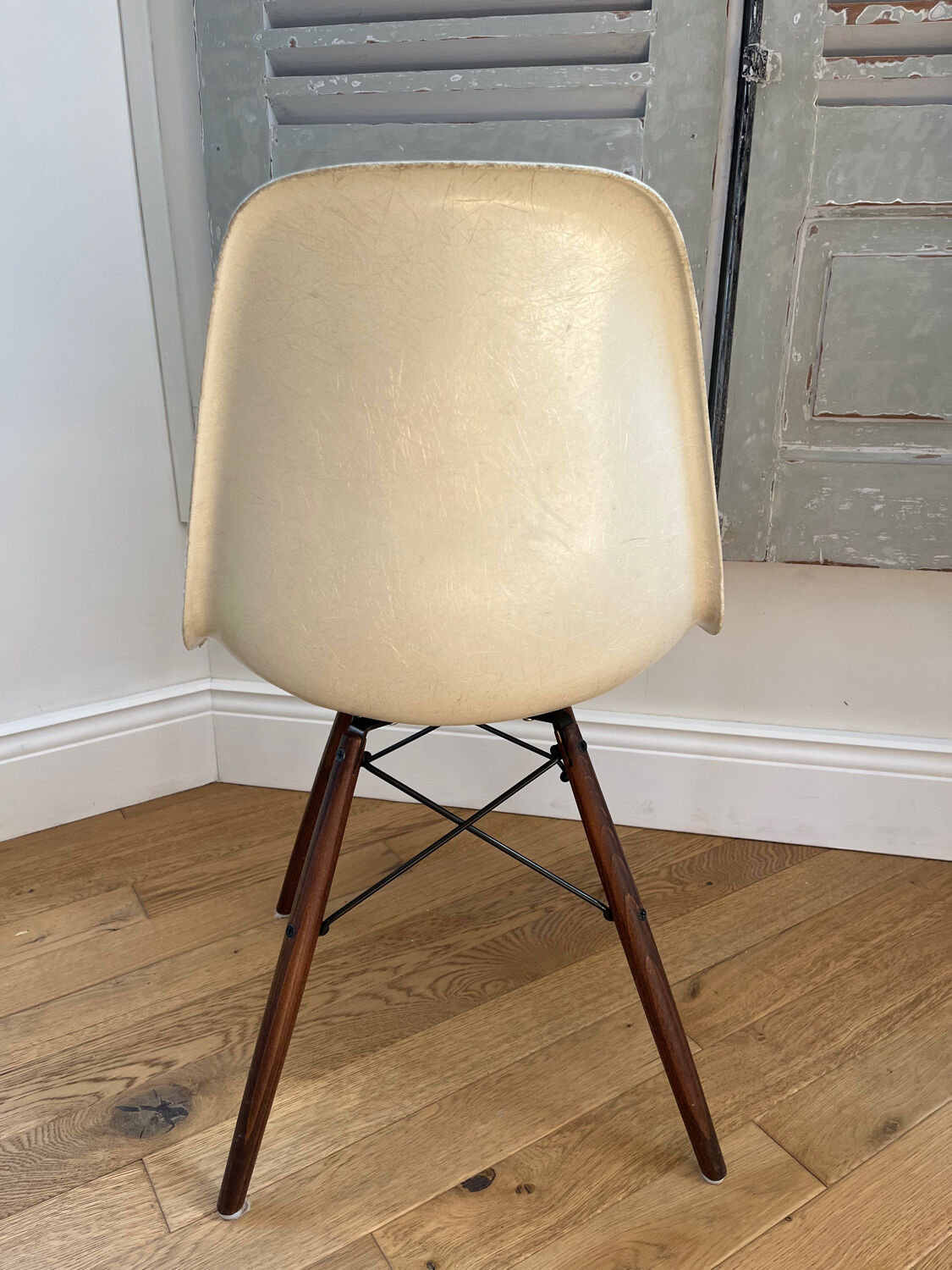 DSW Eames Chair