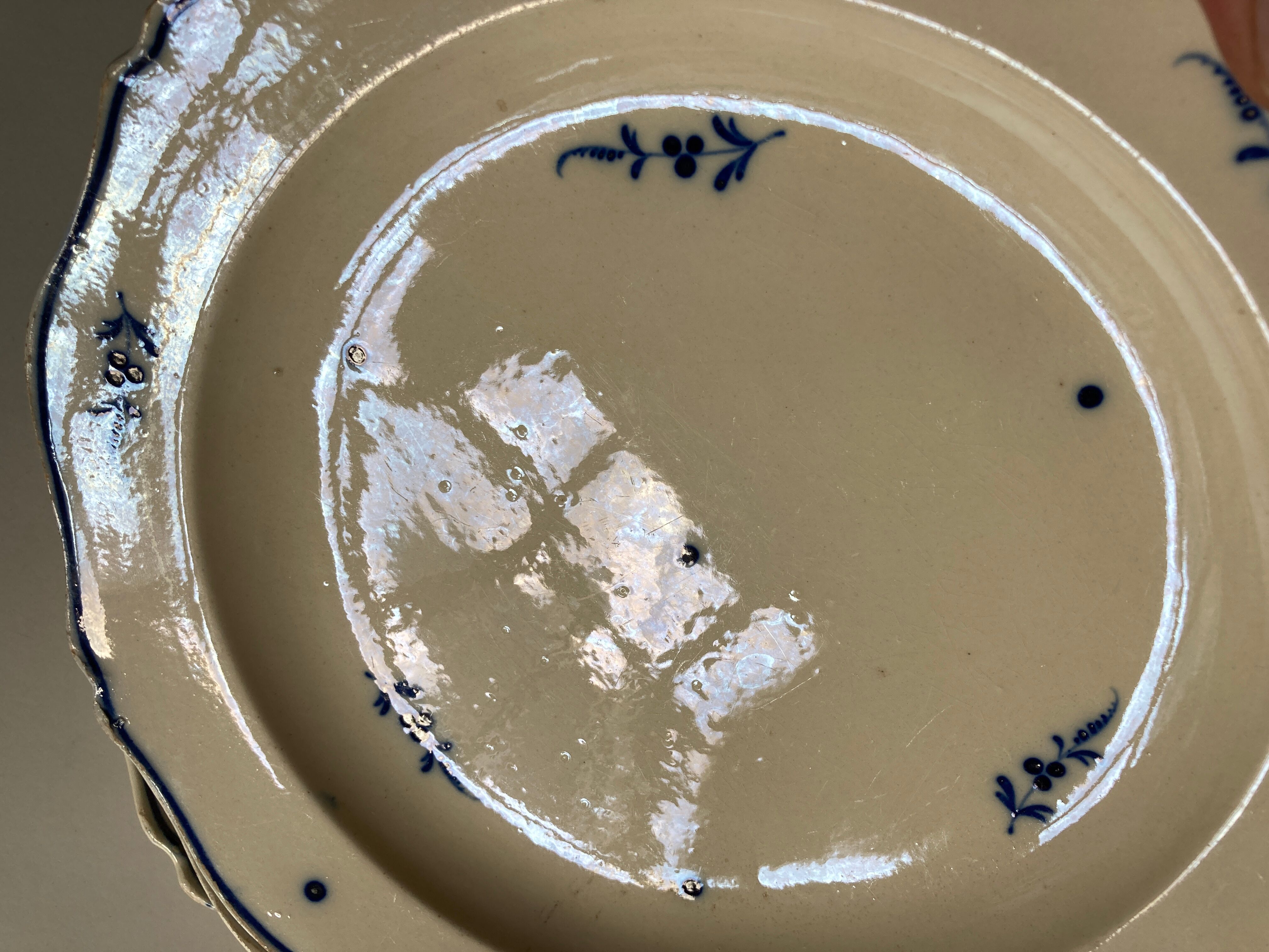 Set of 9 plates early 19th with faience twigs of Chantilly